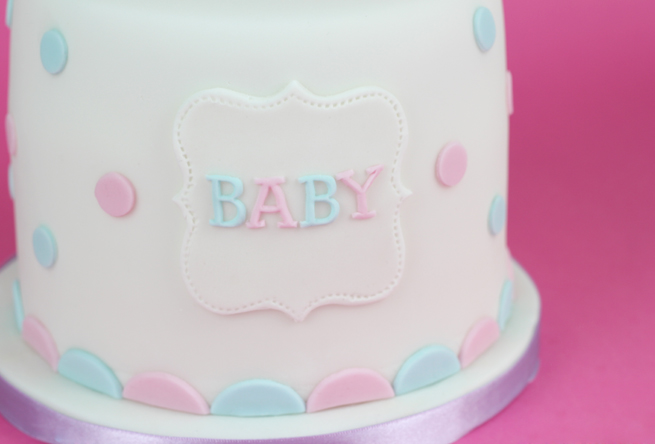 Baby-Shower-Polkadot-Cake-4