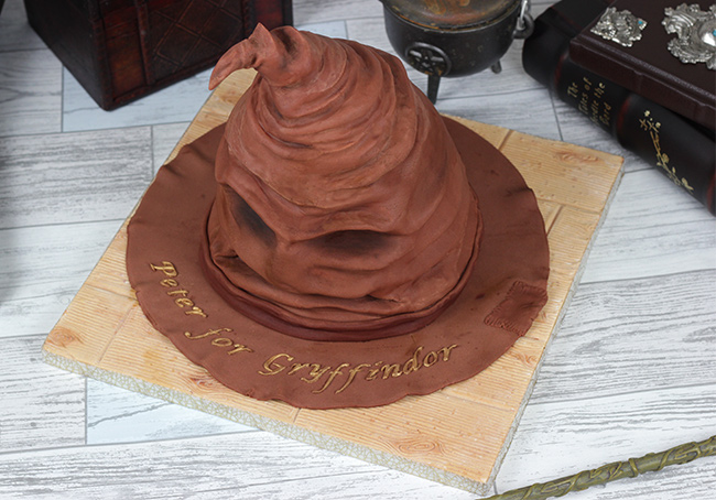 Sorting-Hat-Cake-2