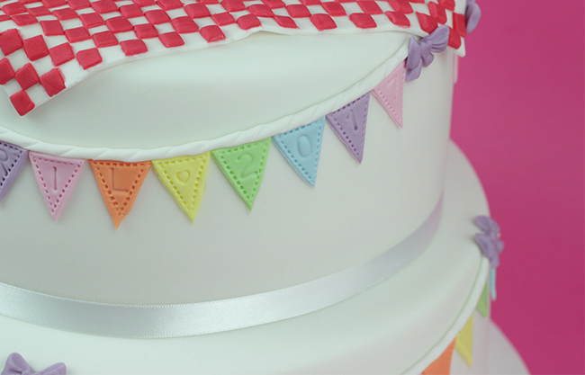 Bunting-Christening-Cake-1