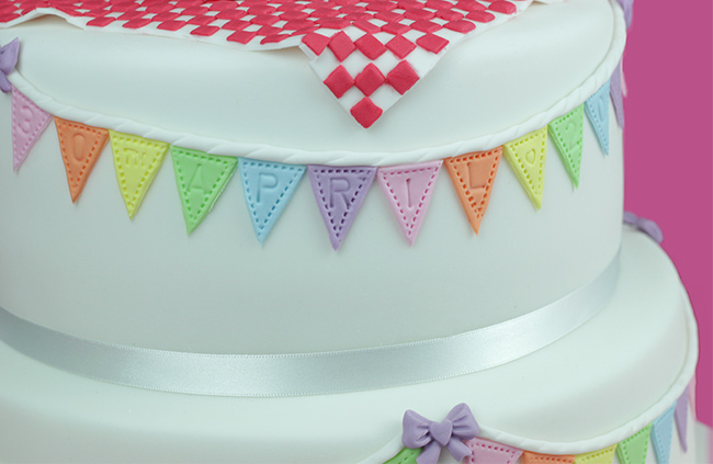 Bunting-Christening-Cake-5