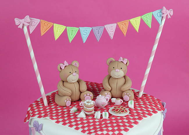 Bunting-Christening-Cake-7