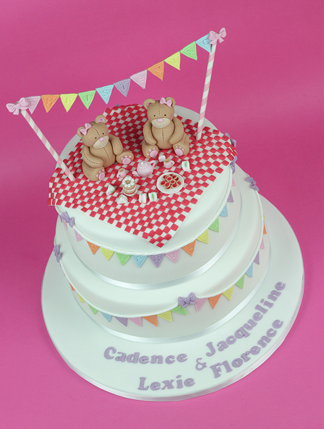 Bunting-Christening-Cake-9