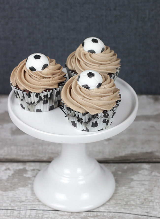 Footballs-Cupcakes-2