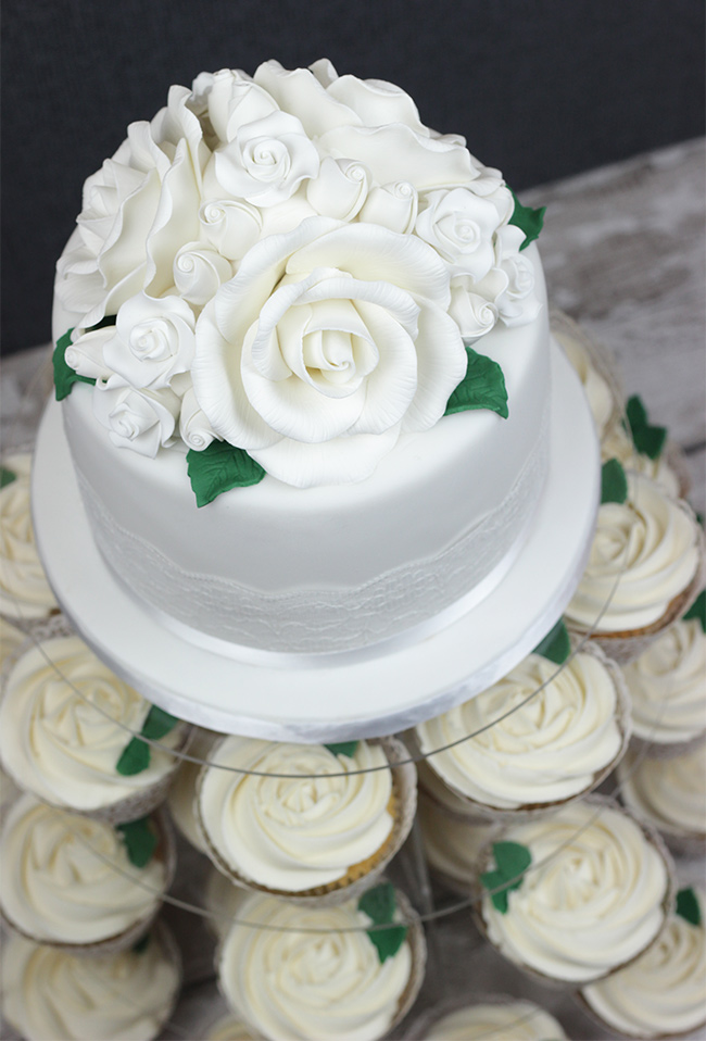 White-Roses-Wedding-Cake-8