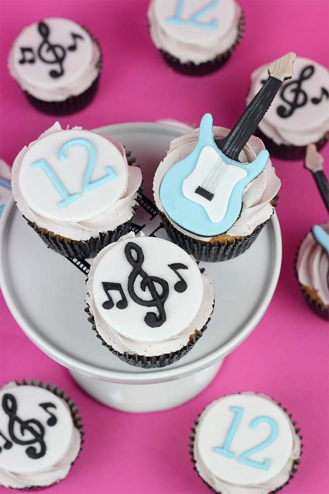 Guitar-Cupcakes-3