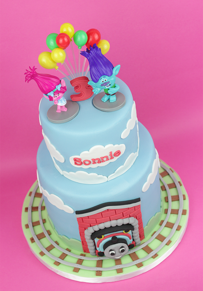 Trolls-&-Thomas-Tank-Cake-1