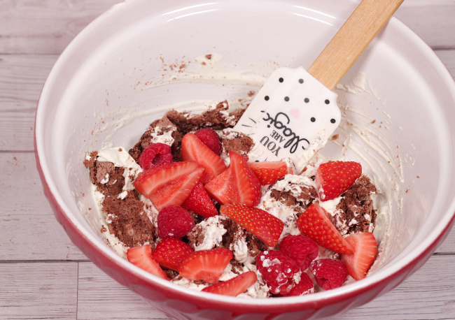 Chocolate-Eton-Mess-5