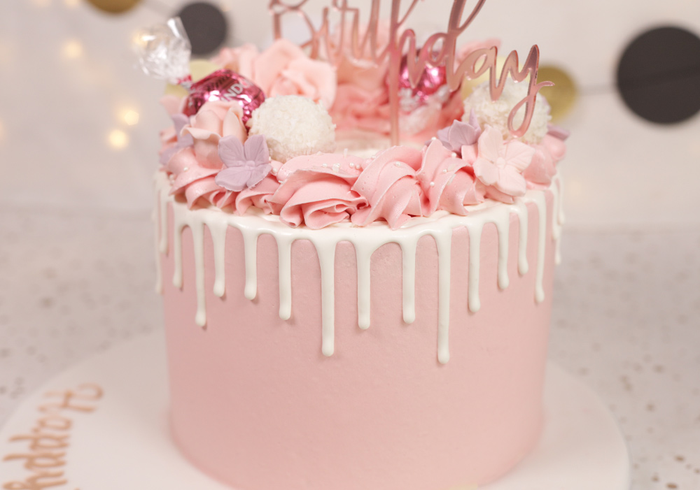 Pretty Vintage Style Birthday Cake | Susie's Cakes